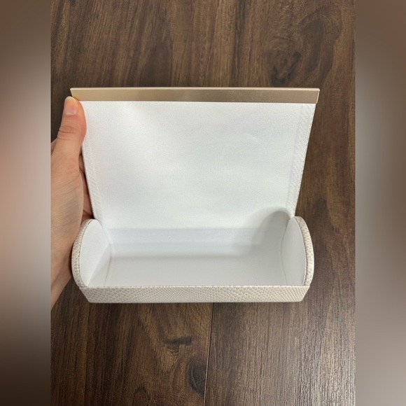 Jimmy Choo Sunglass Case - Picture 4 of 9